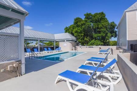 New Casa Caribe By Brightwild- Two-Story Condo Rooftop Pool Key West Eksteriør billede