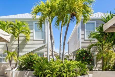 New Casa Caribe By Brightwild- Two-Story Condo Rooftop Pool Key West Eksteriør billede