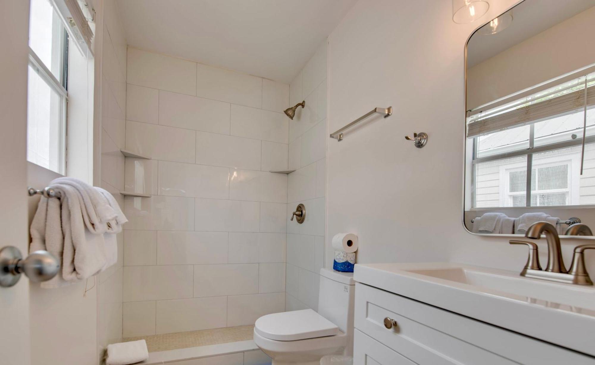 New Casa Caribe By Brightwild- Two-Story Condo Rooftop Pool Key West Eksteriør billede