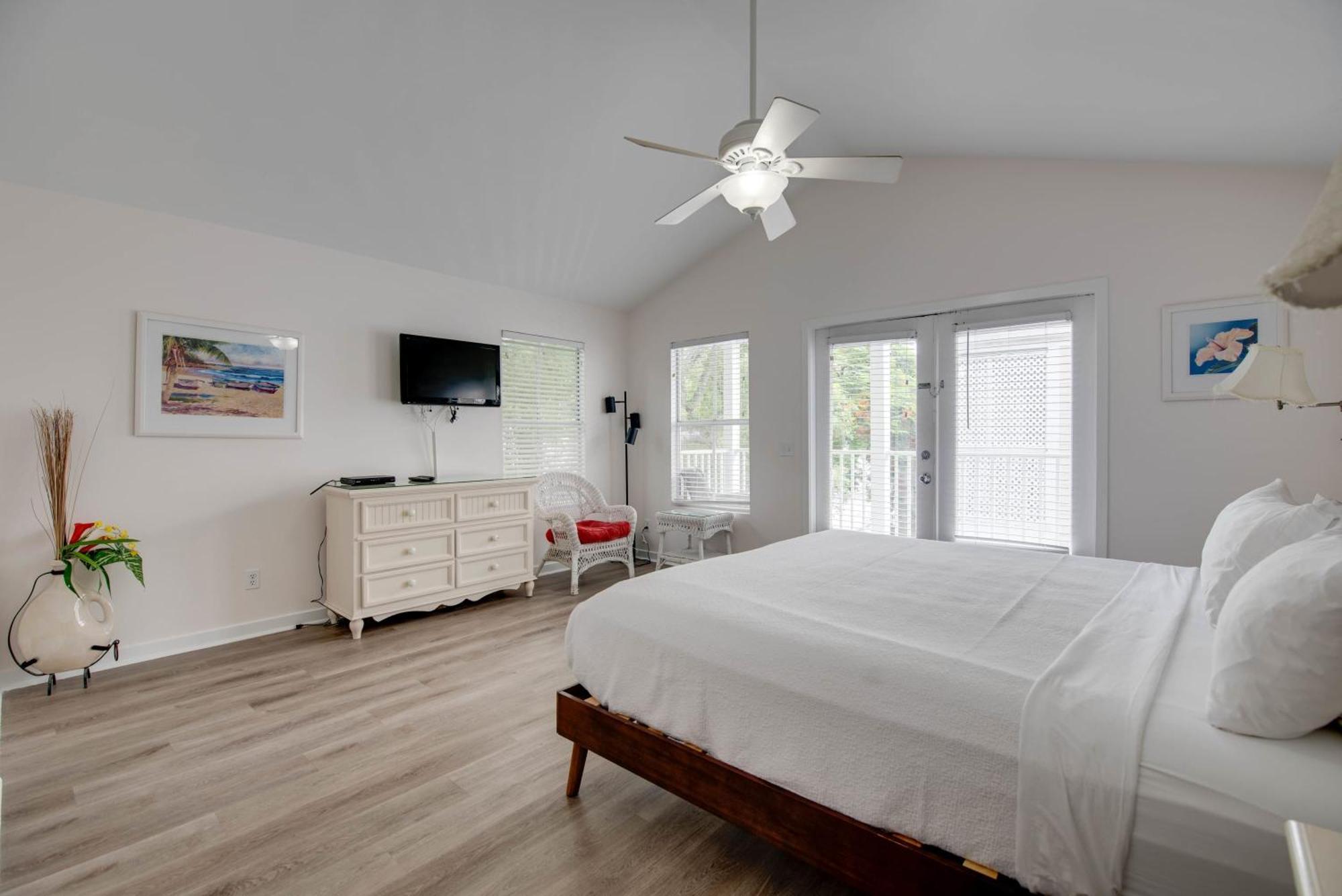 New Casa Caribe By Brightwild- Two-Story Condo Rooftop Pool Key West Eksteriør billede